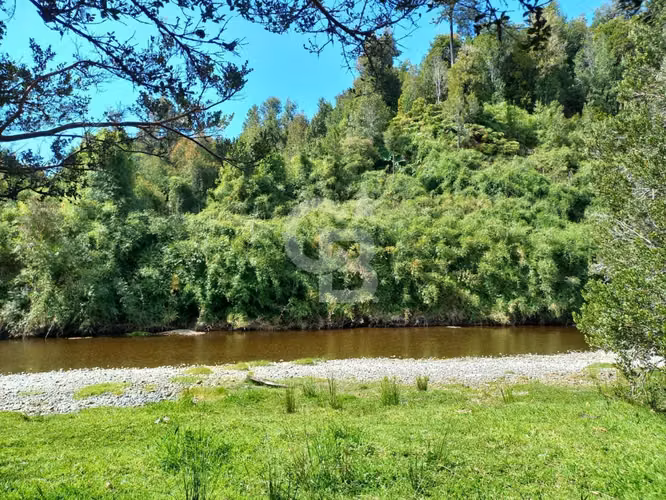 Parcela 5,000 m2 en condominio, junto al Río Negro