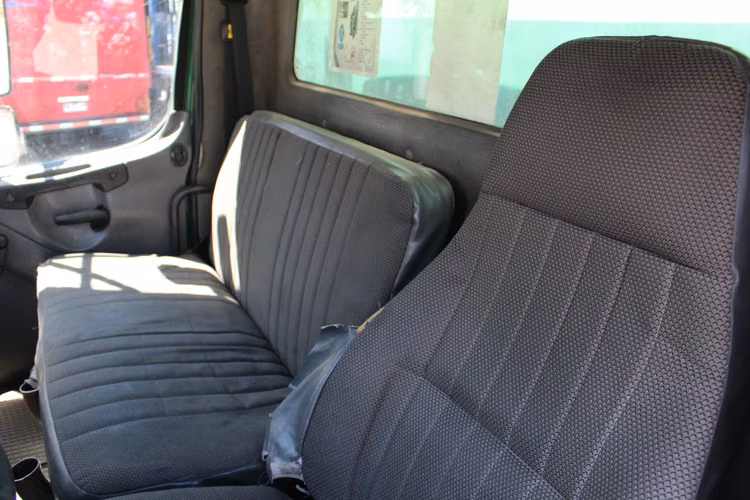 Camion Freightliner m2 106 año 2014 Carroceria Bebidas Cortinas Metalicas
