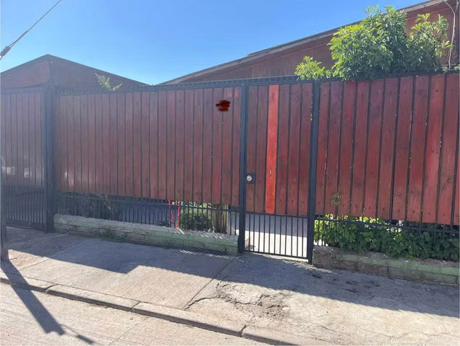 Acogedora Casa Familiar con Amplio Jardín (151288)