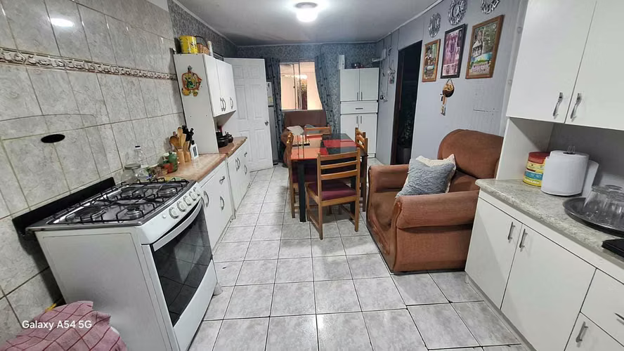 Casa Moderna con Amplios Espacios (151306)
