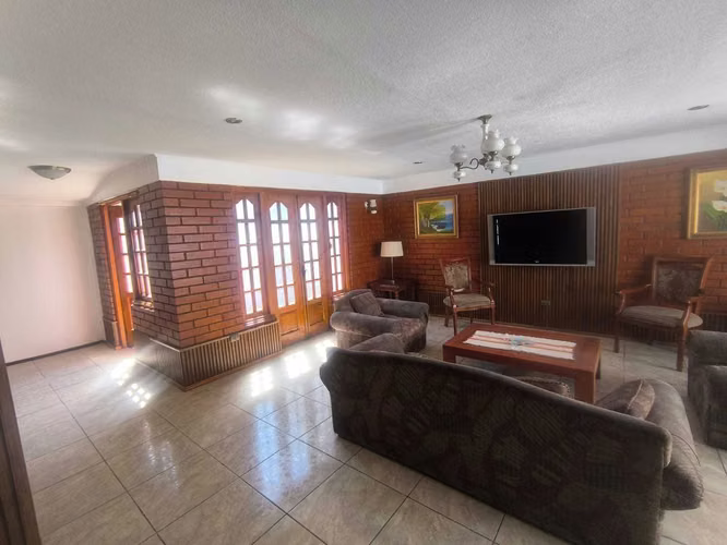 Se vende amplia casa en Puente Alto (151344)