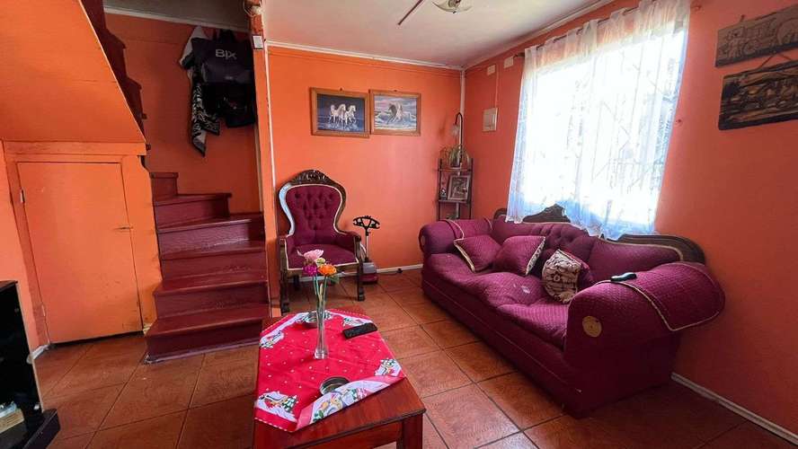 Se vende casa de 2 pisos en Coronel - Imagen 3