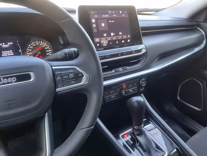 JEEP COMPASS SPORT 1.3 AUT. AÑO 2023