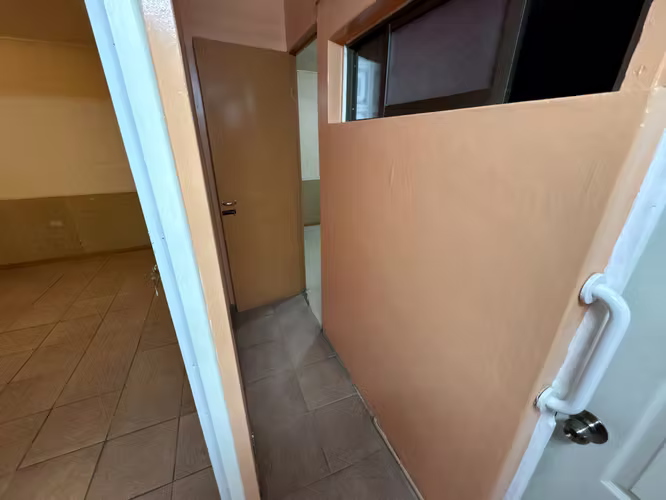 Venta amplia casa en pasaje a pasos La Vega Central y U Santo Tomas