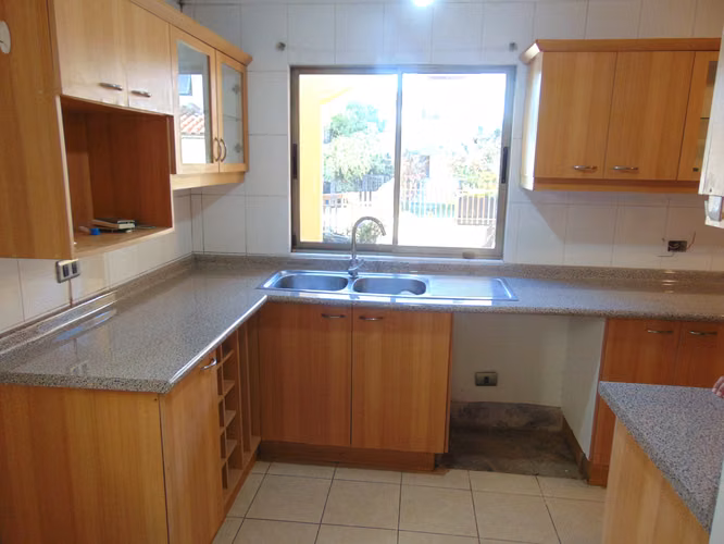 Vendo Casa como nueva, 185 m2 Utiles, Concón
