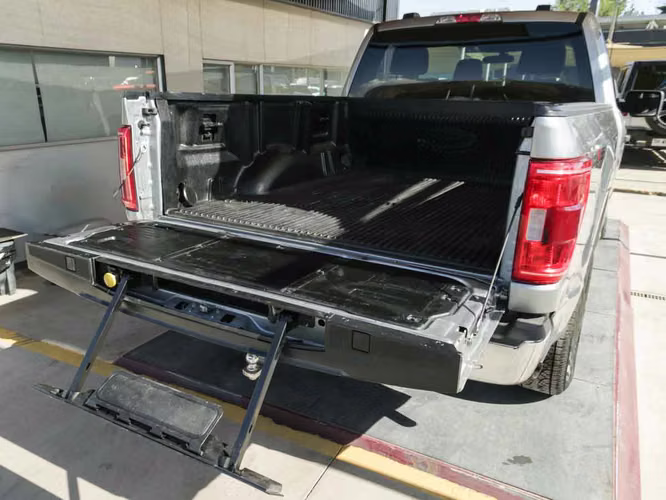 Ford F-150 2024 F150 Xlt 4x4 3.3 Aut - Imagen 7