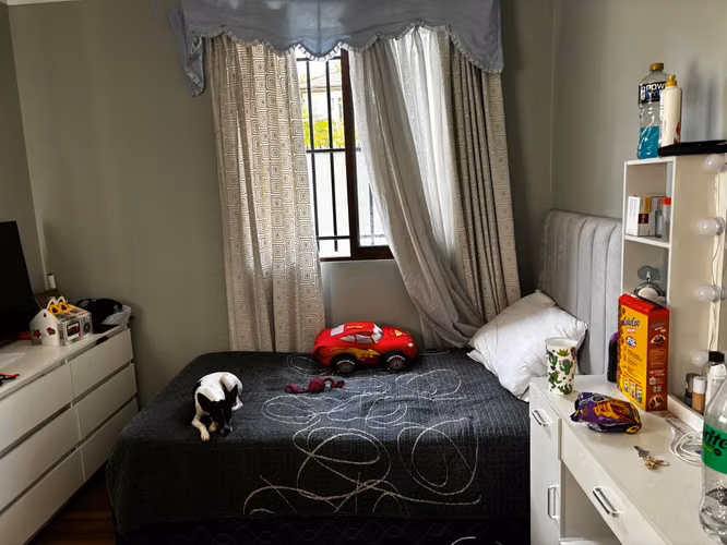 CASA EN LA REINA,  EXCELENTE UBICACION