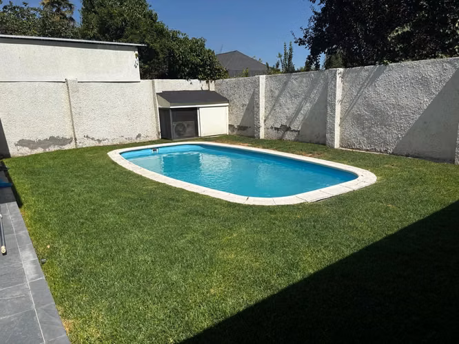 CASA EN LA REINA,  EXCELENTE UBICACION