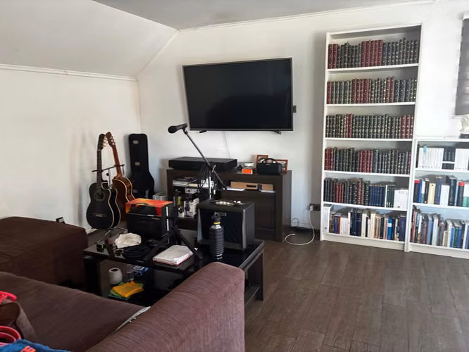 CASA EN LA REINA,  EXCELENTE UBICACION