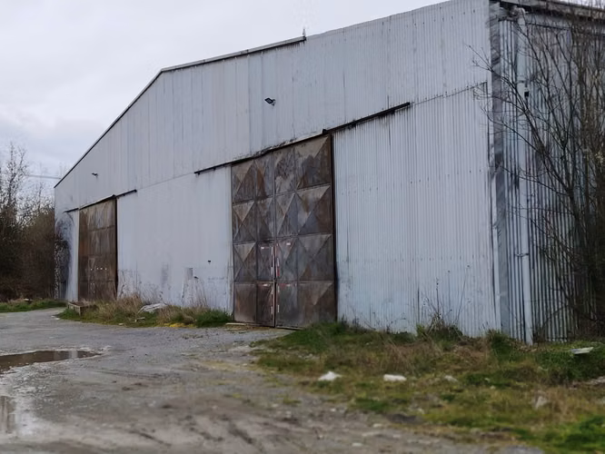 Se Arrienda Bodegas ubicadas en Lote 16 y Lote 17 de Parque San Joaquín, a la altura del KM 1018 de la Ruta 5 Sur