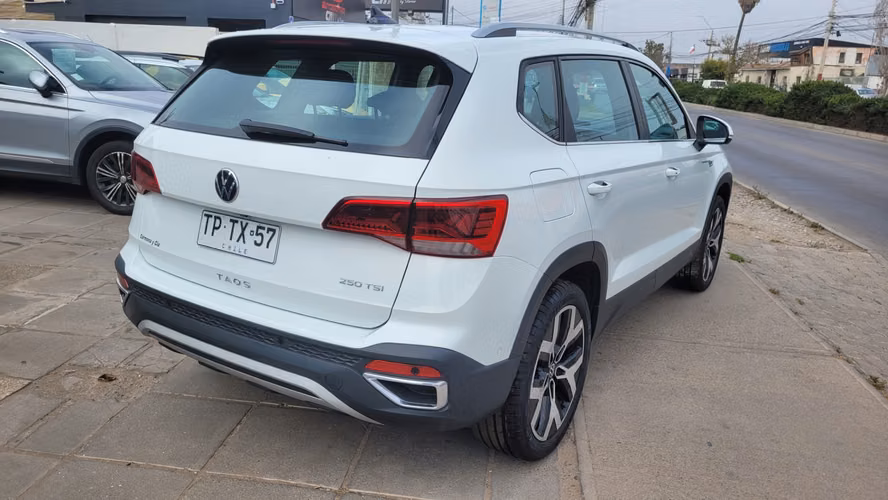 VOLKSWAGEN TAOS TSI 4X2 1.4 AUT AÑO 2024