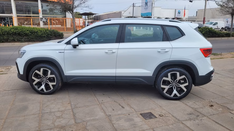 VOLKSWAGEN TAOS TSI 4X2 1.4 AUT AÑO 2024