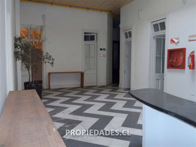 Precio Rebajado Hermosa Casa-Oficina en venta en Santiago
