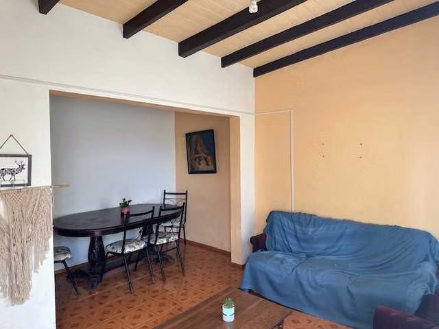 Casa en excelente ubicación y dpto. interior  (151732)