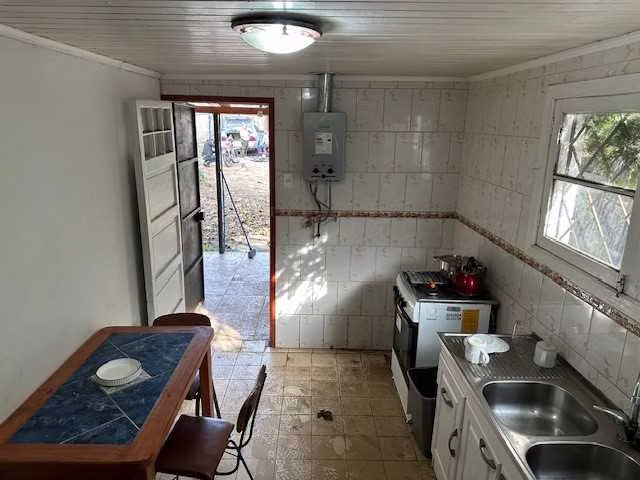 Casa en excelente ubicación y dpto. interior  (151732)