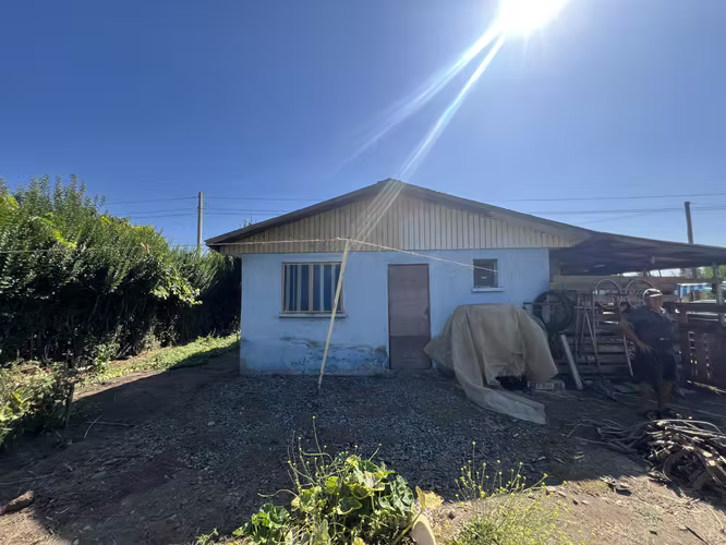Casa en parcela de 1000 m2, con rol