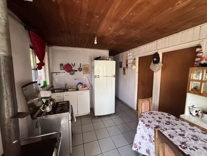 Casa en parcela de 1000 m2, con rol