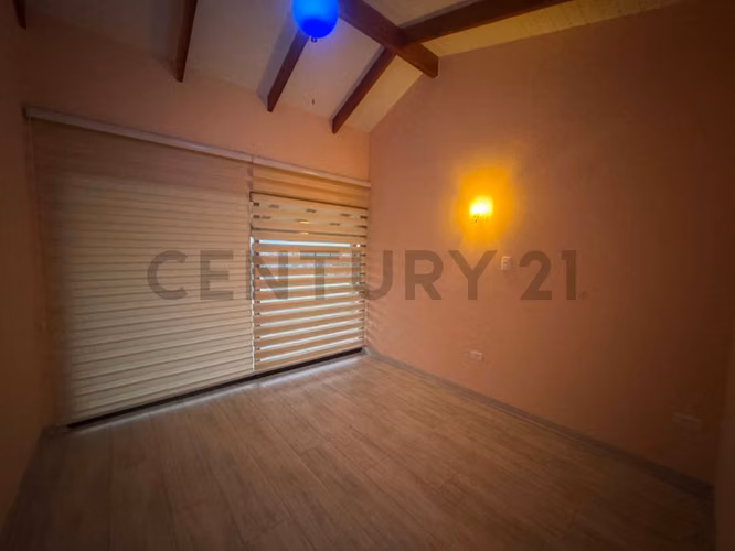 Se vende casa en condominio de Altovalsol