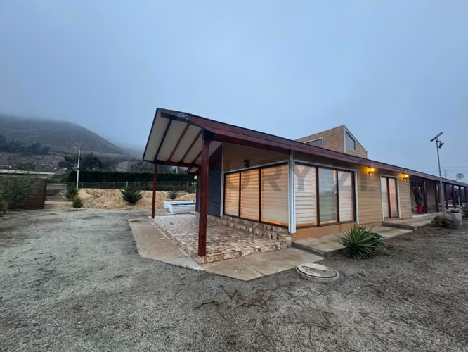 Se vende casa en condominio de Altovalsol