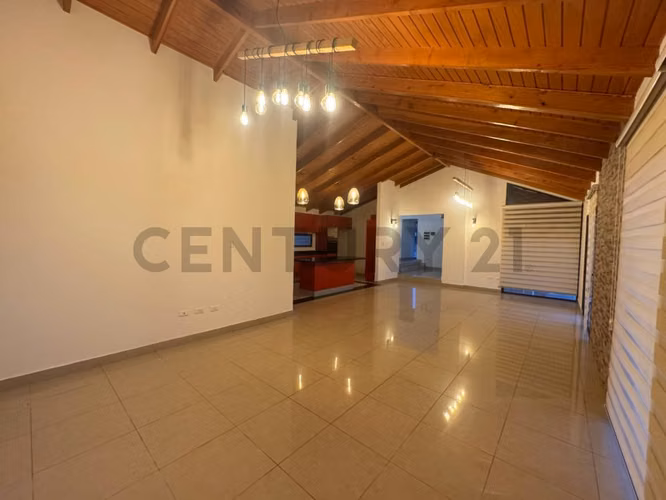 Se vende casa en condominio de Altovalsol