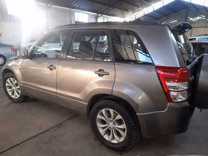 Suzuki grand nomade 2.4 2015