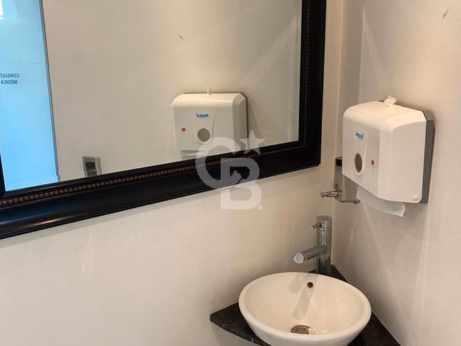 Oficina con 4 privados - Metro Los Leones - Providencia - Imagen 17
