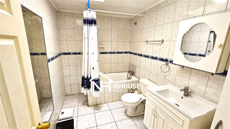 Casa en venta de 5 dorm. en Maipú