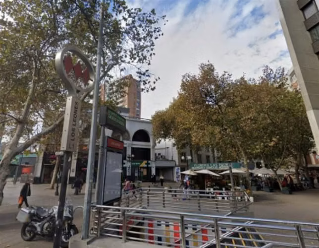 Oficina en arriendo Metro Los Leones. Providencia