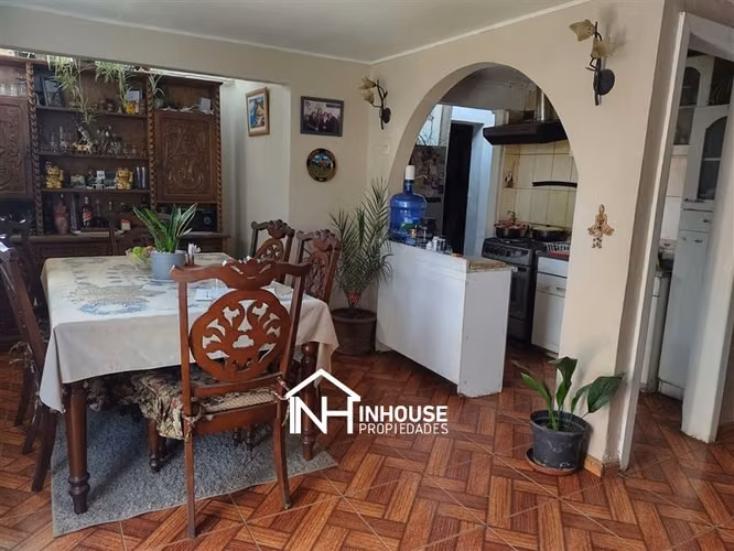 Casa en venta de 3 dorm. en Los Limoneros con El Líbano
