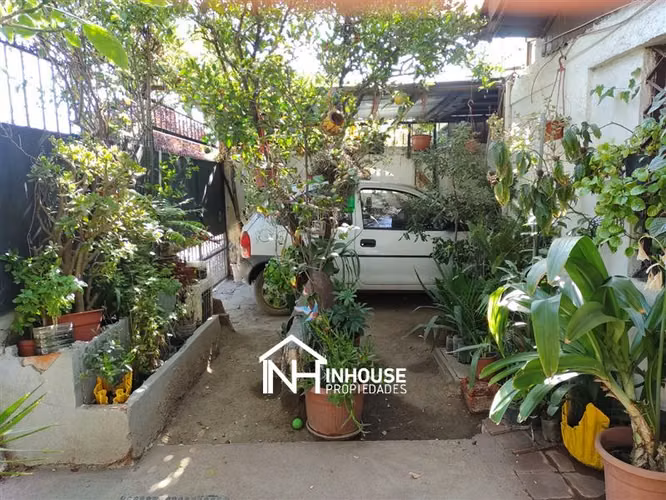 Casa en venta de 3 dorm. en Los Limoneros con El Líbano