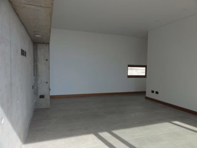 Arboretum. 4 dormitorios y 4 baños más servicios.Peñalolen