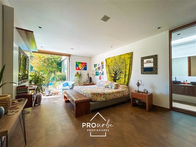 Casa en venta, 7 dorm. Con acceso y vista a Cancha de Golf