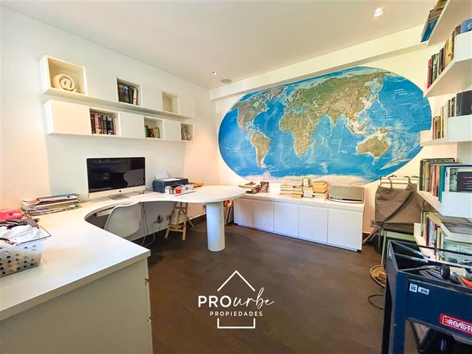 Casa en venta, 7 dorm. Con acceso y vista a Cancha de Golf
