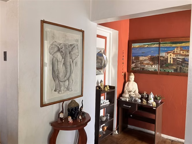 Amplia casa en venta en Recoleta con cabaña independiente