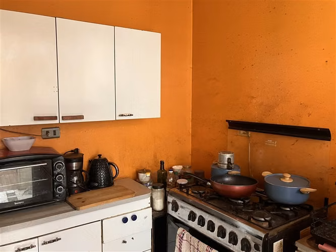 Amplia casa en venta en Recoleta con cabaña independiente