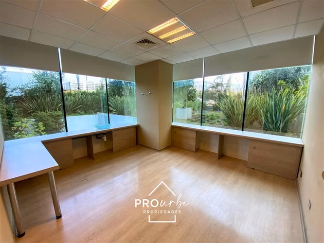 Oficina en venta en Las Condes 3P, 2B, 1E, 1B