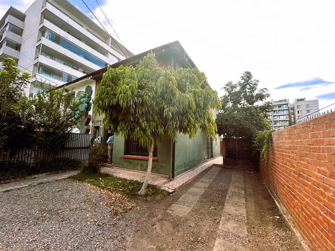 Casa en venta de 4 dorm. en Las Condes
