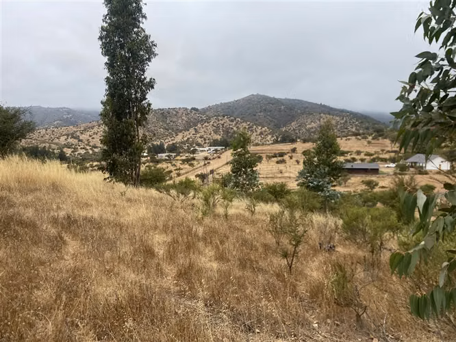 Sitio en venta en Melipilla gran vista con casa luz y pozo