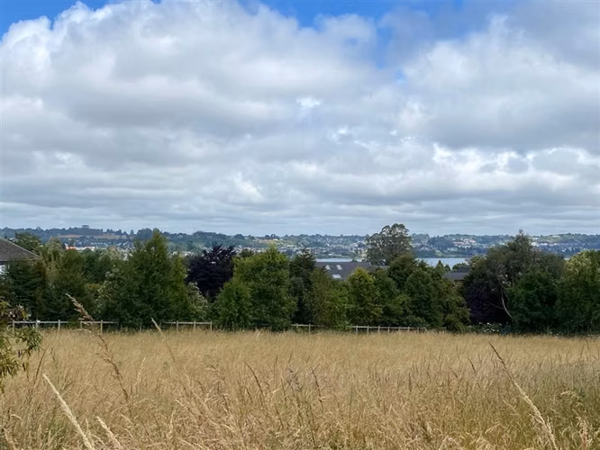 5.000 mts2 con vista al Lago, Condominio, Colegio Alemán