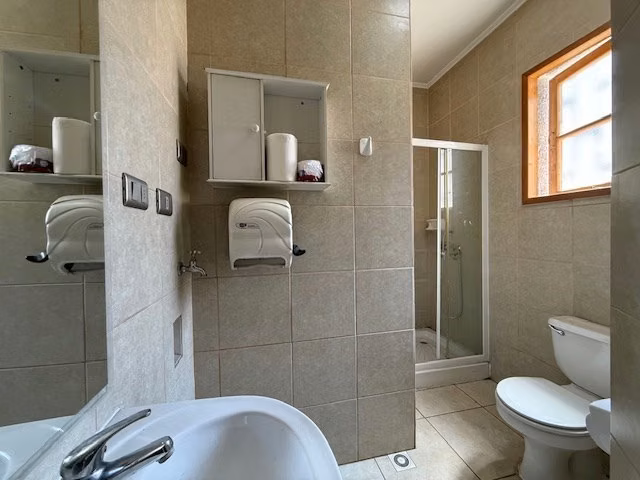 2 Casas/Oficinas remodeladas. 223 m2 const. Metro Salvador - Imagen 26