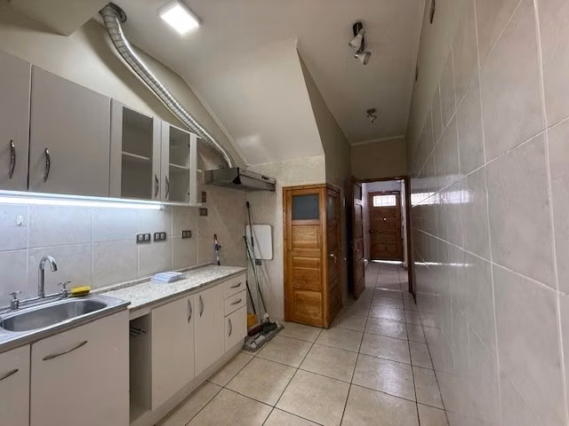 2 Casas/Oficinas remodeladas. 223 m2 const. Metro Salvador - Imagen 11