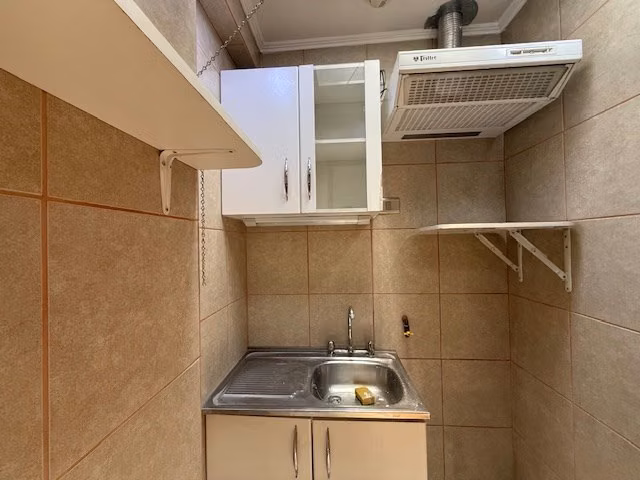 2 Casas/Oficina remodeladas. 223 m2 const. Metro Salvador - Imagen 17