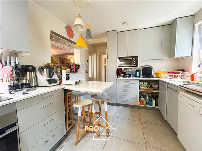 Casa + acogedor departam en venta de 4 dorm. en Providencia - Imagen 4