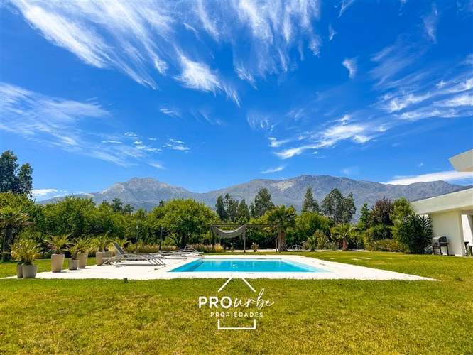 Casa en venta de 3 dorm Valle del Principal Pirque