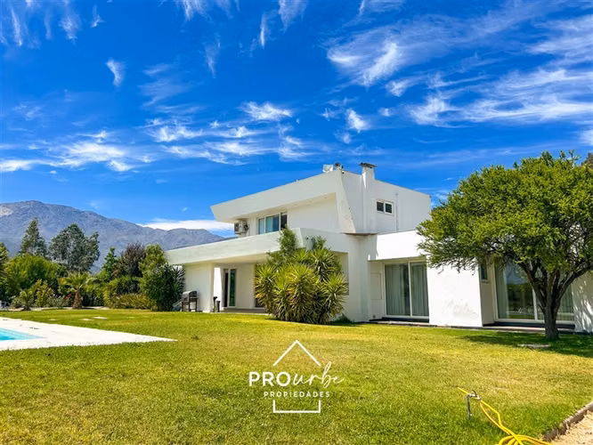 Casa en venta de 3 dorm Valle del Principal Pirque