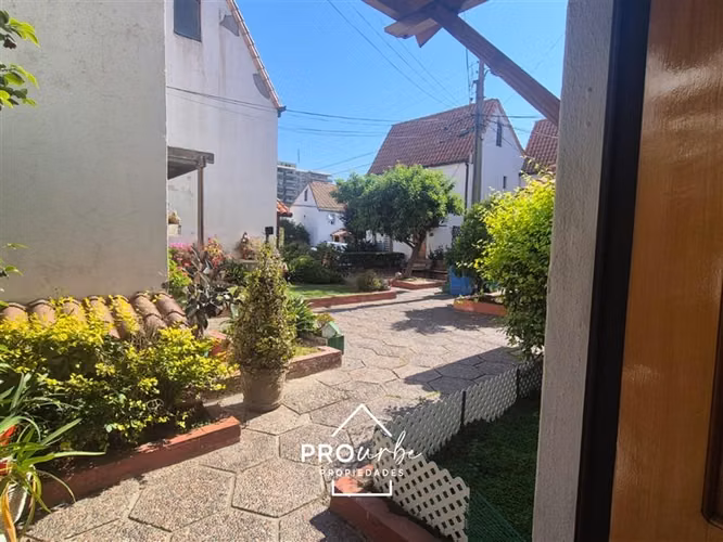 Casa en venta de 4 dorm. en Las Condes