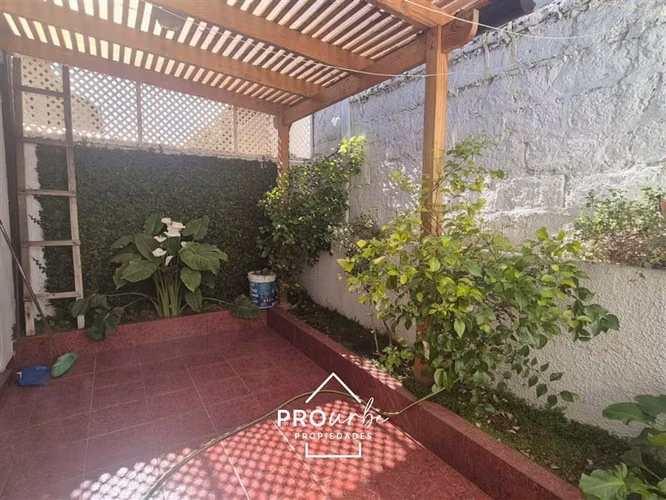 Casa en venta de 4 dorm. en Las Condes