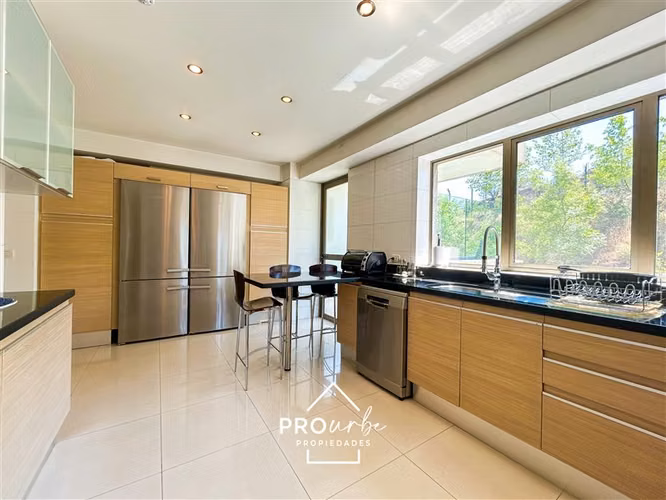 Departamento en venta de 3 dorm. en suite en Cerro San Luis