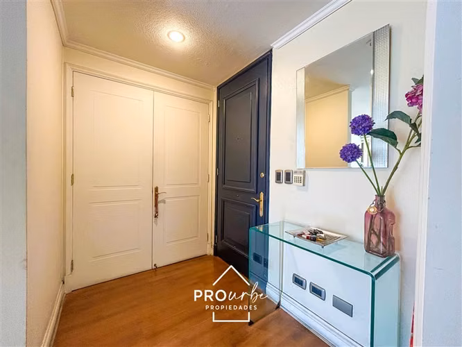 Departamento en venta de 2 dorm. en Las Condes