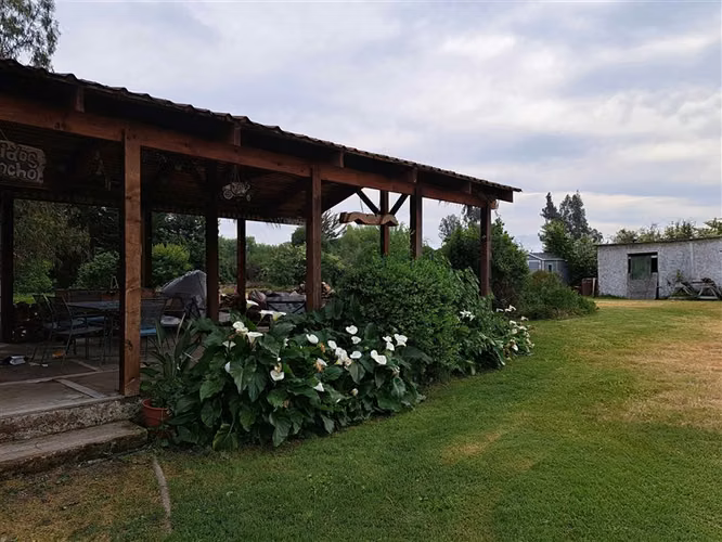 Casa en venta de 4 dorm. en María Pinto terreno 5900m2